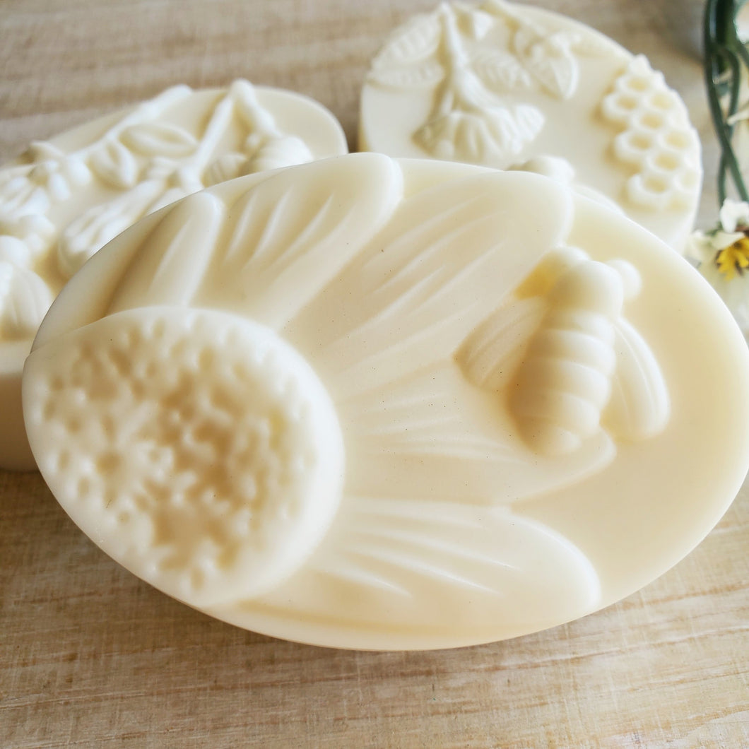 Bee Calm - Chamomile, Honey, Kaolin Clay, Goats Milk & Honey Soap